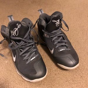 Lebron 9 “Cool Grey” size 10